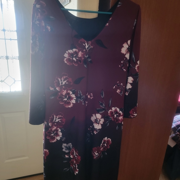 Dark Burgundy Floral Dress - Picture 2 of 5